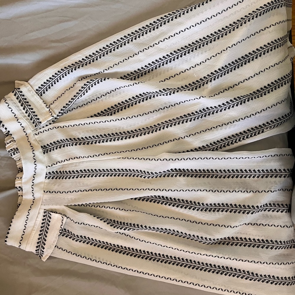 Black and white Flowey pants - Picture 3 of 3